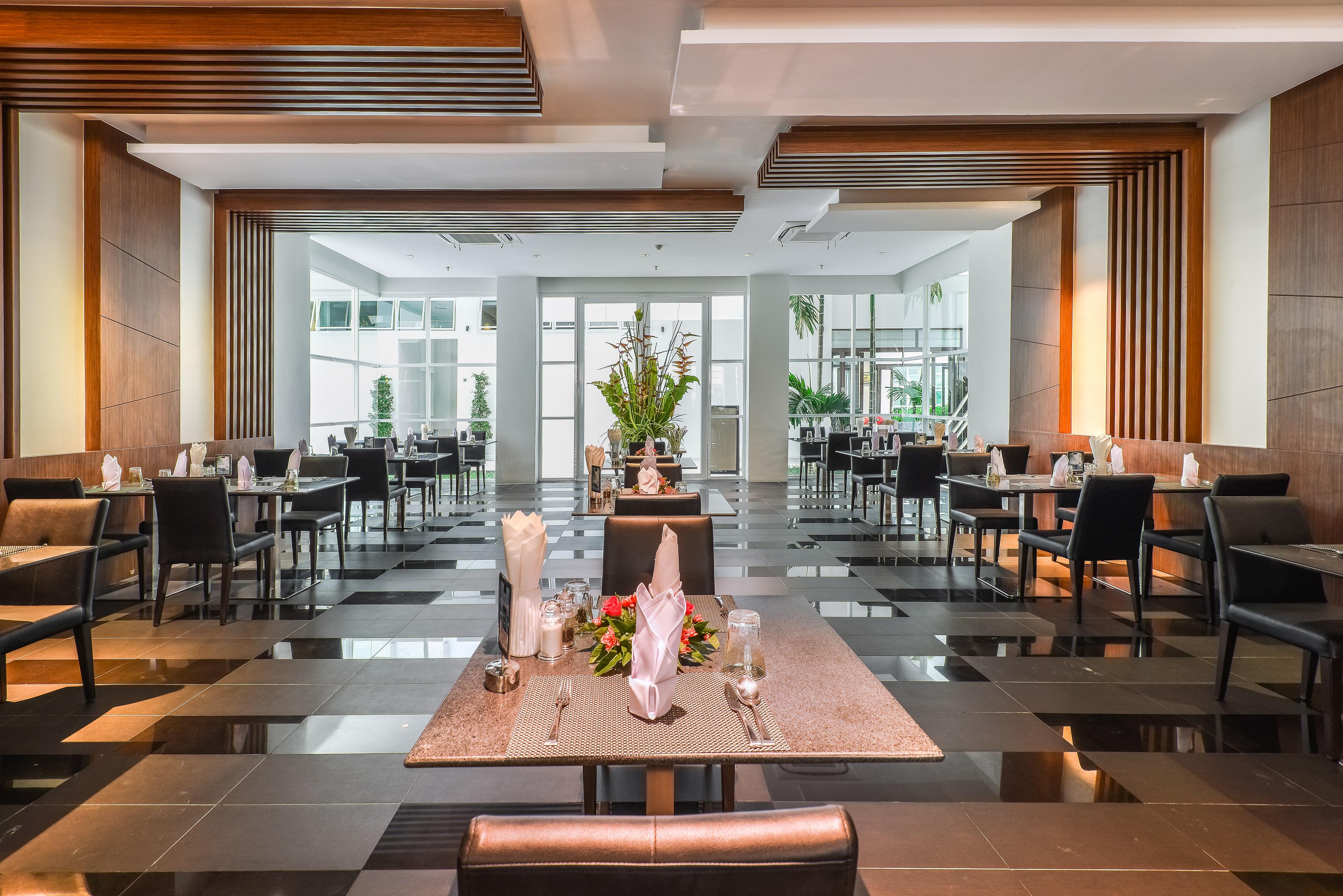 Fishermens Harbour Urban Resort - Sha Extra Plus Patong Exterior foto